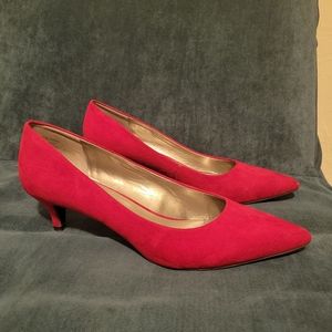 Red point toe pumps